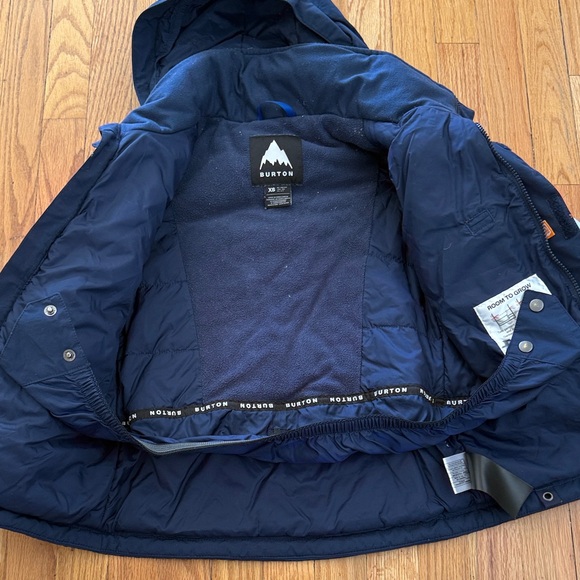 Burton sz 6/7 Kids Tri-Tone Puffer Jacket - Navy, Coral, and White great cond - Picture 3 of 5